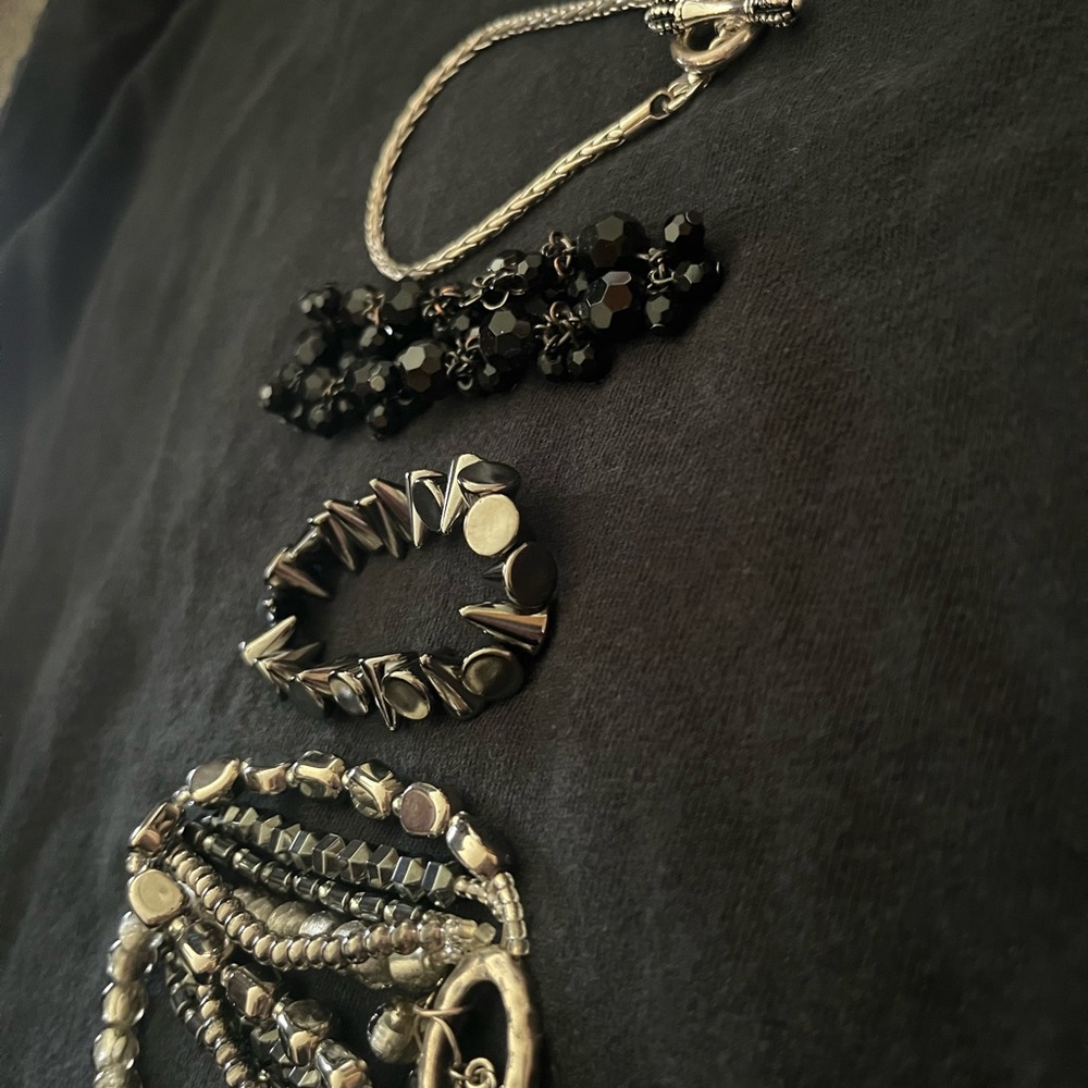 Set of four gently used bracelets. - Picture 11 of 11